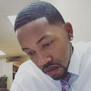 Meet your Posher, Dennis